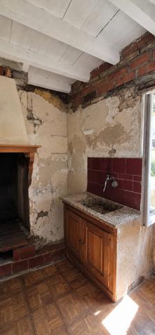 SAINT-LAURENT-DE-CERDANS – Maison de caractère avec terrain au bord de la rivière