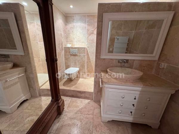 Immeuble 240m2 à SAINT REMY DE PROVENCE