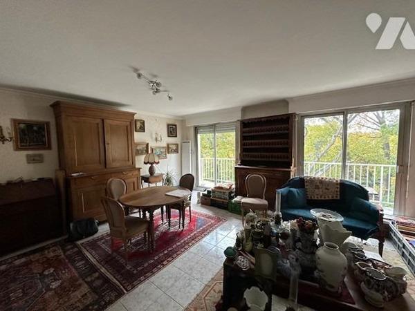 Appartement de 4 pièces de 95.58 m² (loi carrez) avec 1 cave, 2 garages en sous-sol et un emplacemen