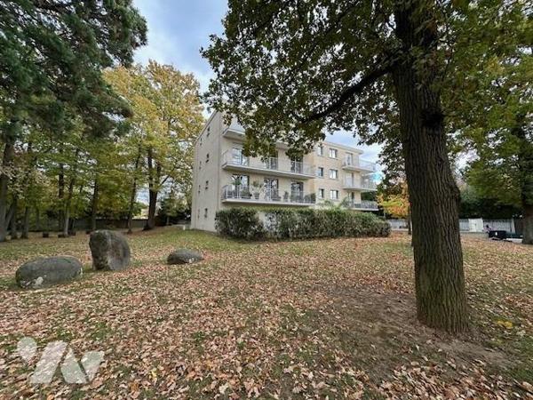 Appartement de 4 pièces de 95.58 m² (loi carrez) avec 1 cave, 2 garages en sous-sol et un emplacemen