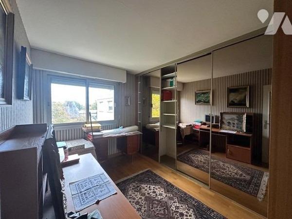 Appartement de 4 pièces de 95.58 m² (loi carrez) avec 1 cave, 2 garages en sous-sol et un emplacemen