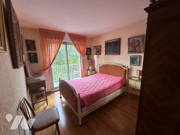 Appartement de 4 pièces de 95.58 m² (loi carrez) avec 1 cave, 2 garages en sous-sol et un emplacemen