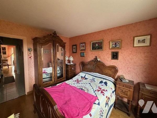 Appartement de 4 pièces de 95.58 m² (loi carrez) avec 1 cave, 2 garages en sous-sol et un emplacemen
