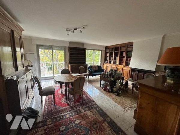 Appartement de 4 pièces de 95.58 m² (loi carrez) avec 1 cave, 2 garages en sous-sol et un emplacemen