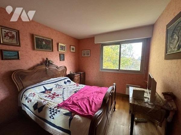Appartement de 4 pièces de 95.58 m² (loi carrez) avec 1 cave, 2 garages en sous-sol et un emplacemen
