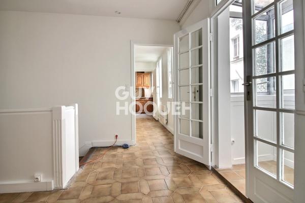 Local commercial + appartement à vendre - 93.53 m² - Lorette/Martyrs