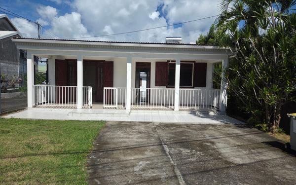 Maison à vendre    4 pièces •  Le Gosier