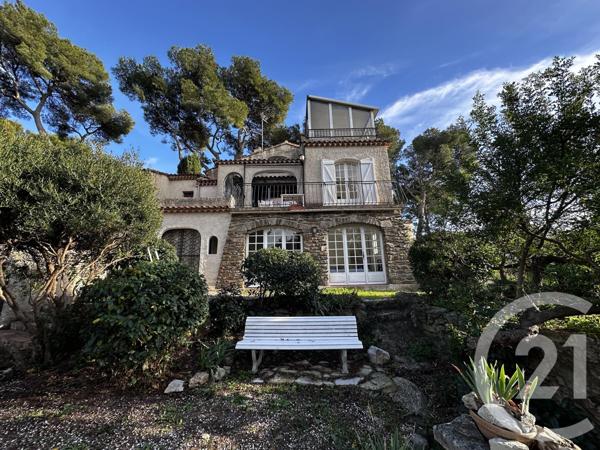 Maison à vendre  6 pièces - 114 m2 CARQUEIRANNE - 83