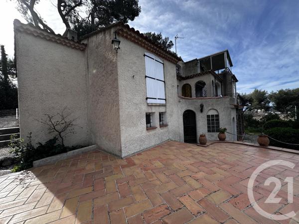 Maison à vendre  6 pièces - 114 m2 CARQUEIRANNE - 83