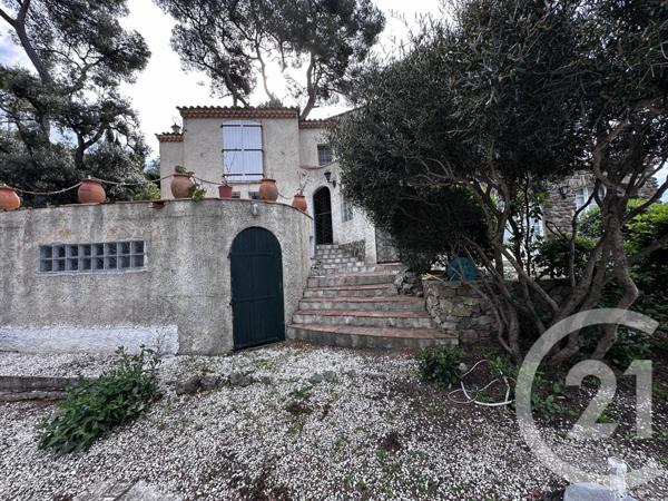 Maison à vendre  6 pièces - 114 m2 CARQUEIRANNE - 83
