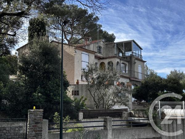 Maison à vendre  6 pièces - 114 m2 CARQUEIRANNE - 83