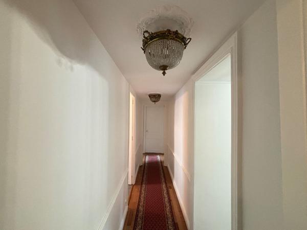 Bureaux à louer à Nantes standing rénové avec grande hauteur sous plafond