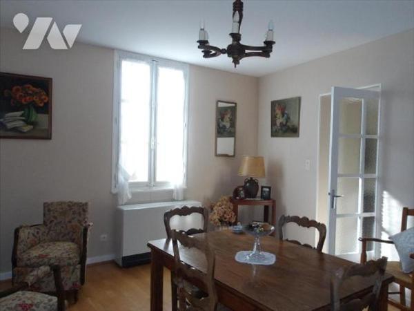 CULAN (18) Cher, A vendre au sein du quartier historique une charmante maison de famille de 124...