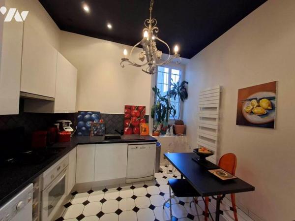 RARE HYPER CENTRE Appartement de 100 m2, prestations de qualité.