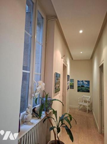 RARE HYPER CENTRE Appartement de 100 m2, prestations de qualité.