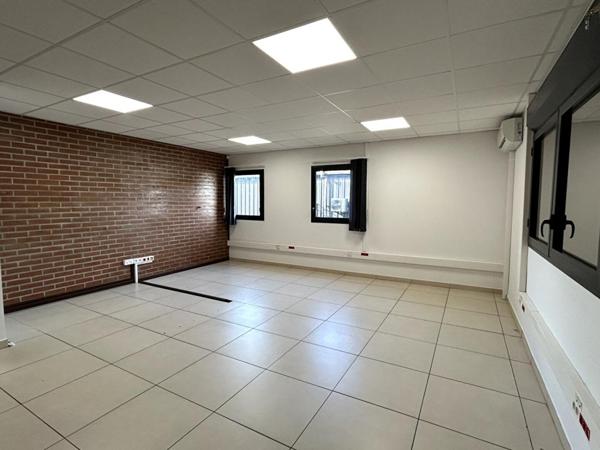 A LOUER Bureaux Cayenne zone Collery