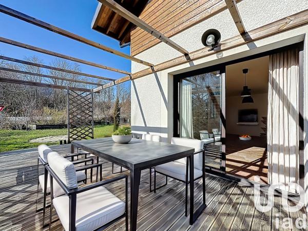 Maison traditionnelle 4 pièces de 91 m² à Boëge (74420)