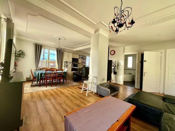 ROANNE (42)Maison de 152m², terrain de 638m², 6 pièces dont 3 chambres