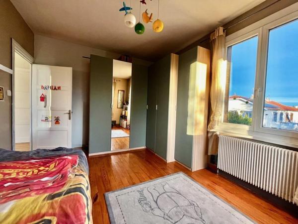 ROANNE (42)Maison de 152m², terrain de 638m², 6 pièces dont 3 chambres