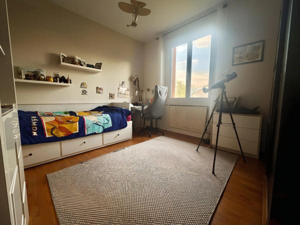 ROANNE (42)Maison de 152m², terrain de 638m², 6 pièces dont 3 chambres