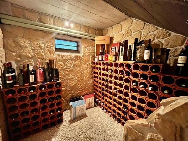 ROANNE (42)Maison de 152m², terrain de 638m², 6 pièces dont 3 chambres