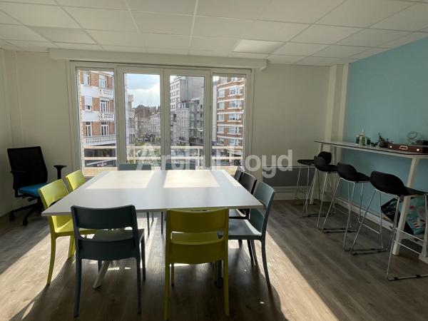 Bureaux à vendre ou à louer Lille centre espaces rénovés balcon lumineux