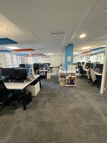Bureaux à vendre ou à louer Lille centre espaces rénovés balcon lumineux