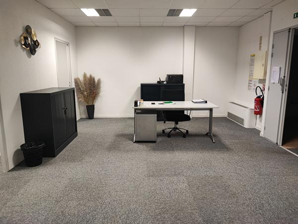 ESTER TECHNOPOLE - A LOUER - 43 m² de bureaux en rez-de-chaussée