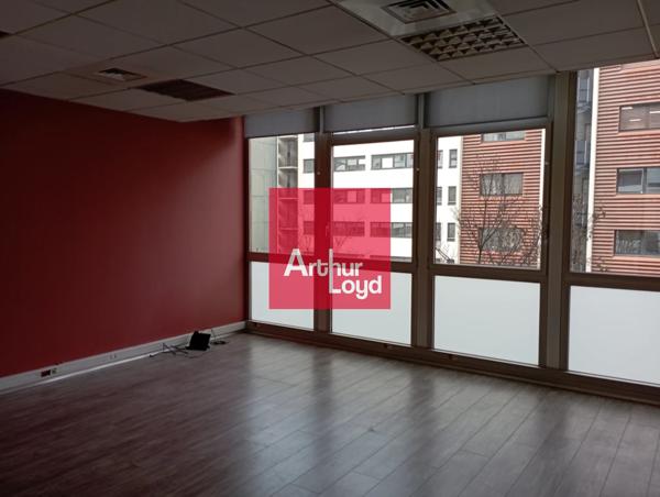 BUREAUX A LOUER 3ème ETAGE - EUROPOLE 89 m²