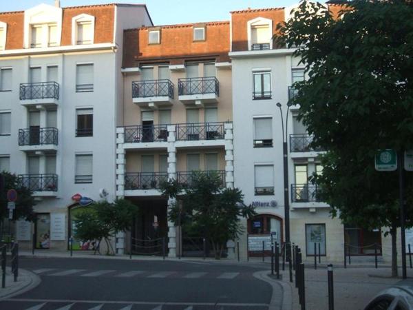 Studio place Francheville - FRANCHEVILLE - Place Francheville, ...