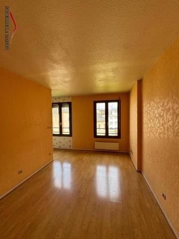 Studio place Francheville - FRANCHEVILLE - Place Francheville, ...