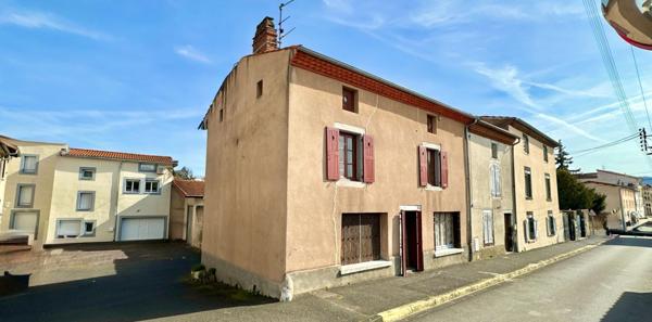 Maison de bourg à rénover - 90 m² - 71900€