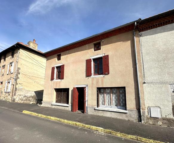 Maison de bourg à rénover - 90 m² - 71900€
