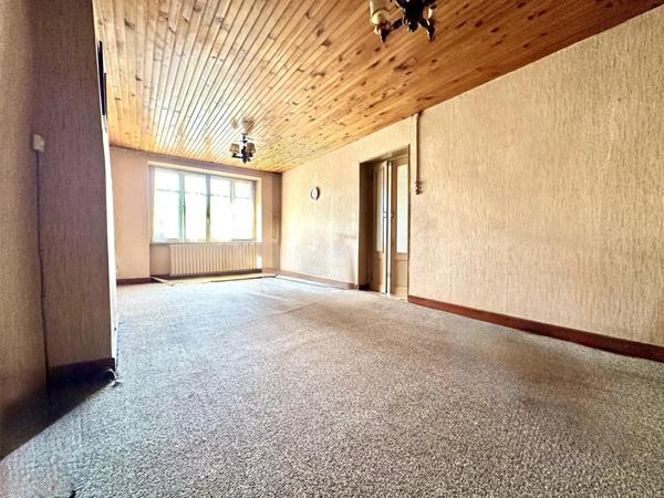 Maison de bourg à rénover - 90 m² - 71900€