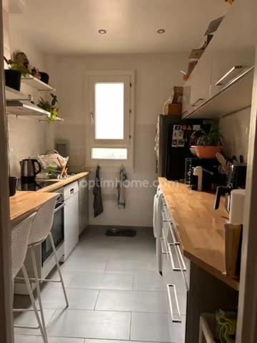 Appartement à louer 2 pièces PARIS 20EME ARRONDISSEMENT (75)