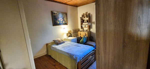 Maison individuelle de plain-pied, garage et terrain clos de 547 m²