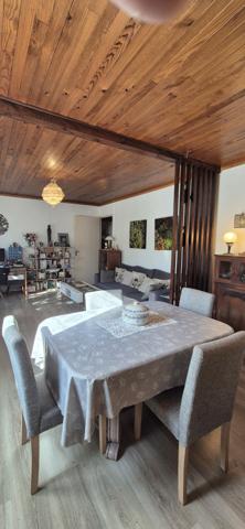Maison individuelle de plain-pied, garage et terrain clos de 547 m²