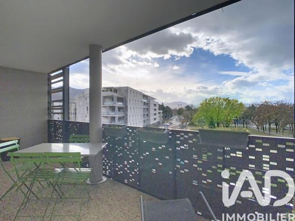 Location appartement 2 pièces 45 m² Saint-Martin-d'Hères