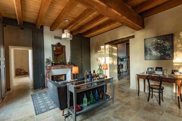 Dpt (32) : ELEGANT CHATEAU XIX, sans travaux, bases médievales avec douves, piscine, sur 9100m2 jardin clos,