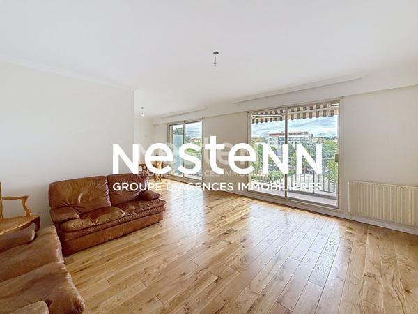 Grand Appartement T4 avec Terrasse Cave Place Curial - 69500 BRON