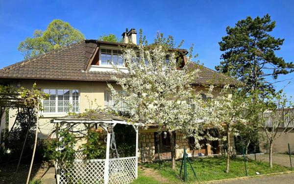 Maison à vendre    11 pièces • 233 m2 Ris-Orangis