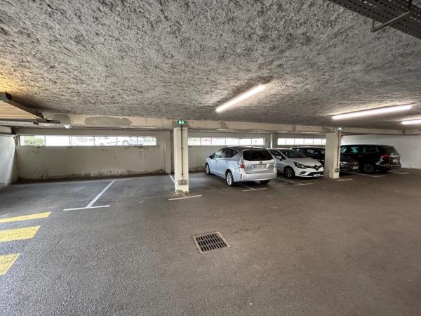 Bureaux de standing à louer avec parkings en ZFU - 13016 Marseille