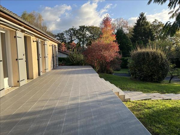 Maison à vendre |  Saint-Junien |  8 pièces | 166 m²