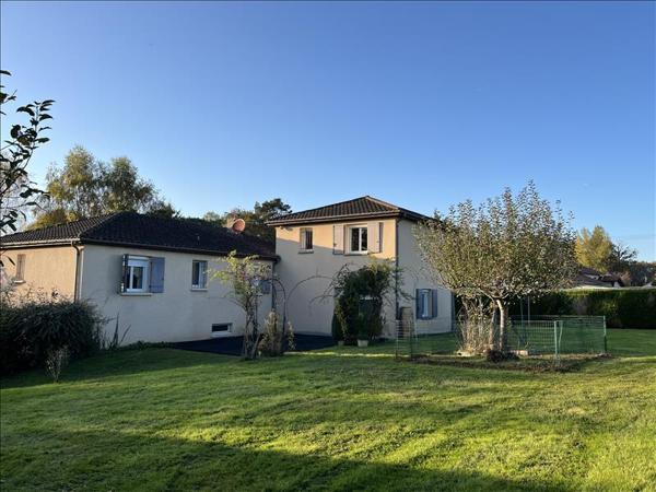 Maison à vendre |  Saint-Junien |  8 pièces | 166 m²