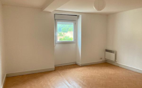 Appartement à louer    3 pièces •  Vergt