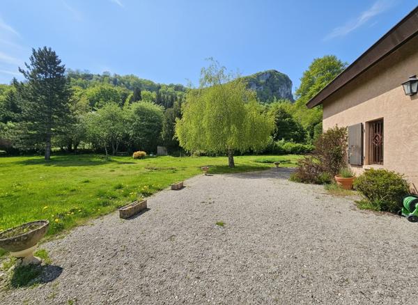 Élégante propriété avec parc et vue montagne – Vercors (26420)