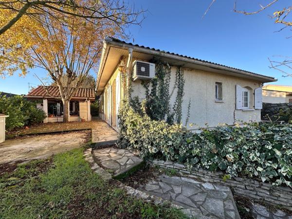 À vendre - Maison des années 70 - 2 chambres - Sous-sol - Terrain de 461 m² - Colomiers