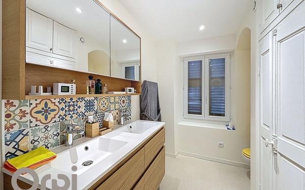 Maison à vendre    7 pièces • 243,95 m2 Roquebrune-sur-Argens