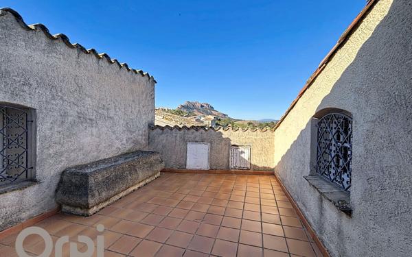 Maison à vendre    7 pièces • 243,95 m2 Roquebrune-sur-Argens