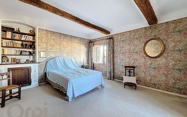 Maison à vendre    7 pièces • 243,95 m2 Roquebrune-sur-Argens